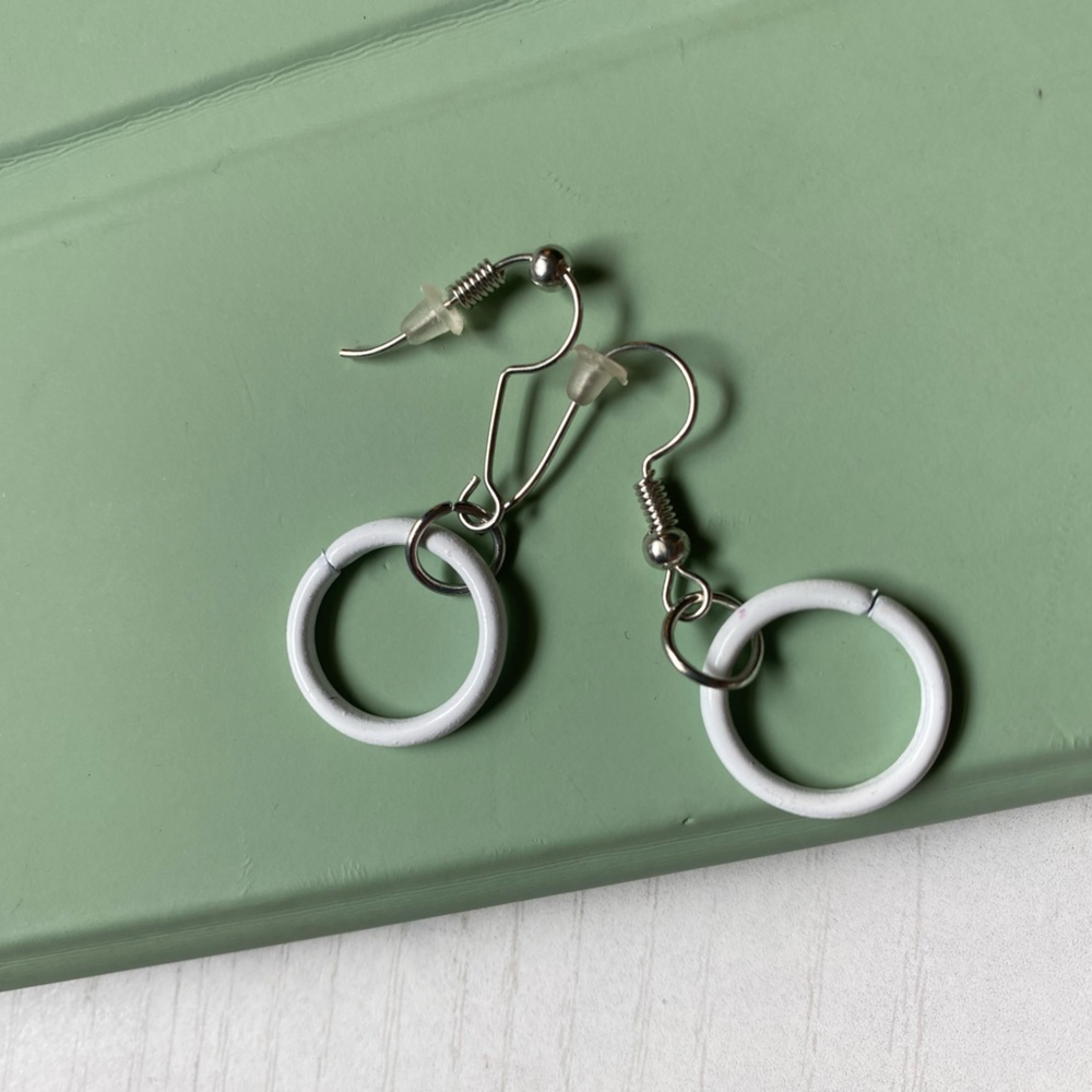 NWOT White Circle Earrings